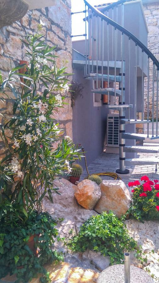 Apartment Li Tar-Vabriga Exterior photo